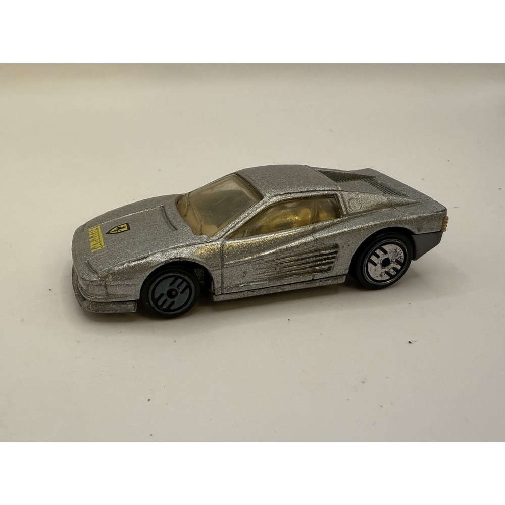 Hot Wheels Ferrari Testarossa 1986 Silver Diecast Car w/ Display Case